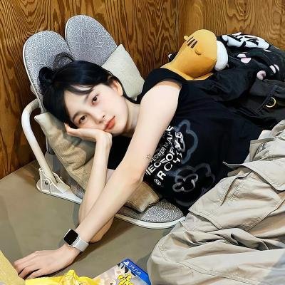 圣洁的艾曼妞